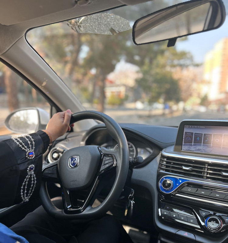 عبای ملکه نور
